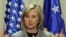 Sekretarja amerikane e Shtetit, Hillary Clinton, gjatë konferencës për shtyp në Prishtinë.