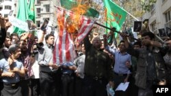 Protestuesit në Teheran djegin flamurin amerikan në shenjë proteste ndaj filmit