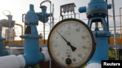 Egy nyomásmérő az Oparivske föld alatti gáztárolónál a Lvivi régióban 2014. szeptember 30-án 