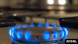 На следующий день мы с Юрием отправились в офис «КазТрансГаза». Здесь договорились, что до тех пор, пока комиссия не решит вопрос, газ не будет перекрываться