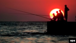 В обществе есть мнение, что Абхазия должна быть привлекательна не нефтью, а чистой природой и экологическим туризмом