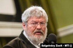Szőcs Géza a 2015-ös milánói világkiállításon való magyar részvételért felelős kormánybiztos bemutatja a világkiállítás magyar pavilonját a budapesti Olasz Kultúrintézetben 2015. március 23-án.