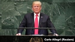 ترامپ می‌گوید کارزار «فشار اقتصادی» بر ایران را آغاز کرده تا مانع دستیابی ایران به پول برای پیشبرد «دستور کار خونین» خود شود.