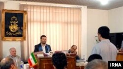 صحنه ای از دادگاه متهمین به بمبگذاری حسینیه شیراز