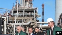 Medvedev je u Srbiji već boravio u februaru prošle godine, ali kao premijer Rusije povodom potpisivanja sporazuma o prodaji NIS-a Rusima.