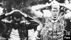 در پی اشغال سفارت آمریکا در تهران و آغاز گروگان‌گیری، آمریکا دارایی‌های ایران را توقیف کرد