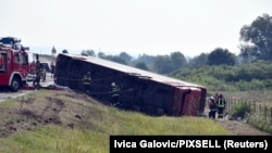 Pamje nga aksidenti me autobus, që ka ndodhur në Sllavonski Brod të Kroacisë.