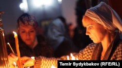 Бишкектеги православдардын чиркөөсүндө. 2021-жылдын 7-январы.