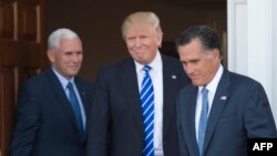 از راست: رامنی، ترامپ، پنس