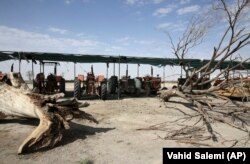 اعتراض کشاورزان ورزنه در استان اصفهان در مطالبه حقابه