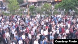 نیکو نسبتی: در عمل جريان دانشجويی به اين نتيجه رسيد که بايد مسير خود را از يک سری نيروهای تحول خواه جدا کند.