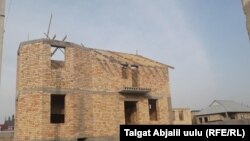 Сузактагы айылдардын биринде салынып жаткан үй