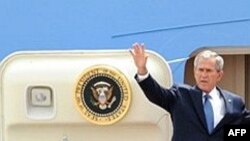 آقای بوش در هفتاد و پنجمين سالگرد نزديک شدن روابط واشينگتن با بزرگترين توليد کننده مسلمان نفت وارد اين کشور می شود. (عکس از AFP )