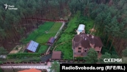 Маєток під Києвом на 583 квадратні метри, яким користується співробітник ГПУ Володимир Бедриківський, записаний на його 80-річну матір