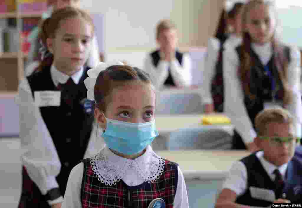 Traditional ceremonies at the start of the school year were canceled in Yekaterinburg, Russia.&nbsp;Schools throughout Russia are taking the body temperatures of students at entrances, mostly using forehead&nbsp;scanners,&nbsp;and have deployed antiseptic sprays and lamps for disinfection.