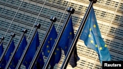 Їхні активи на території Європейського союзу будуть заморожені, в’їзд до держав-членів буде заборонено