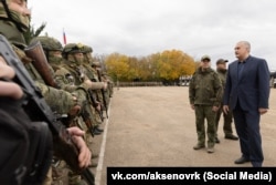 Російський глава Криму Сергій Аксьонов із бійцями підконтрольного йому приватного військового формування «БАРС-Крим», 28 жовтня 2025 року