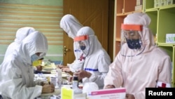 Statul recomandă utilizarea unor medicamente care pot ameliora simptomele Covid, dar nu le pot vindeca.