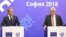 Еврокеңештин президенти Жан-Клод Юнкер менен Еврокомиссиянын президенти Дональд Туск Софиядагы басма сөз жыйынында. 