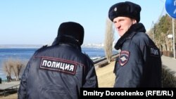 Орусия полициясынын кызматкерлери. Иллюстрациялык сүрөт. 