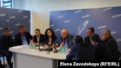 Представляя глав сел, Темур Надарая отметил, что они проводят большую работу в очень сложных условиях и их труд заслуживает самой высокой оценки