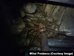 Element de susținere afectat din Planșeul Unirii.