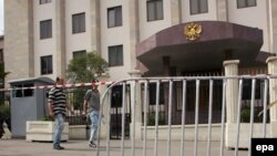 Многие наблюдатели склонны видеть в решении Тбилиси и отголосок вчерашних консультаций в Женеве