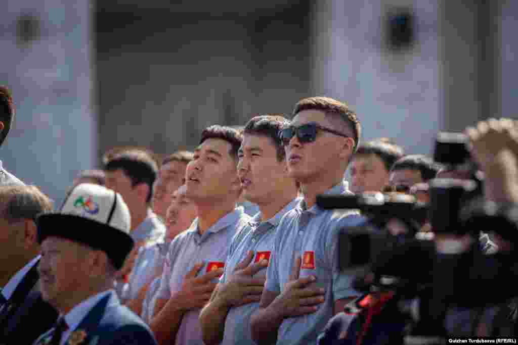 На праздничное мероприятие были приглашены и члены сборной Кыргызстана по волейболу, недавно победившие в зональном чемпионате Азии.&nbsp;