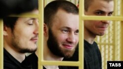 Фігуранти справи (зліва-направо) Володимир Ілютіков, Олександр Ковтун і Максим Кирилов (архівне фото)