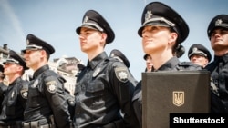 Перші патрульні поліцейські складають присягу. Київ, 4 липня 2015 року