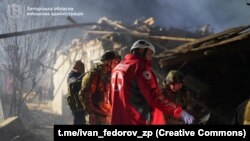 Під час атаки РФ на селище Золочів поранення отримали 67-річна та 60-річна жінки. Фото архівне 