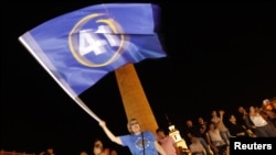 Оппозиция празднует результаты exit poll-а в Тбилиси, 1 октября 2012