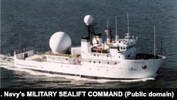 ناو سبک «اینوینسیبل» آمریکا در خلیج فارس