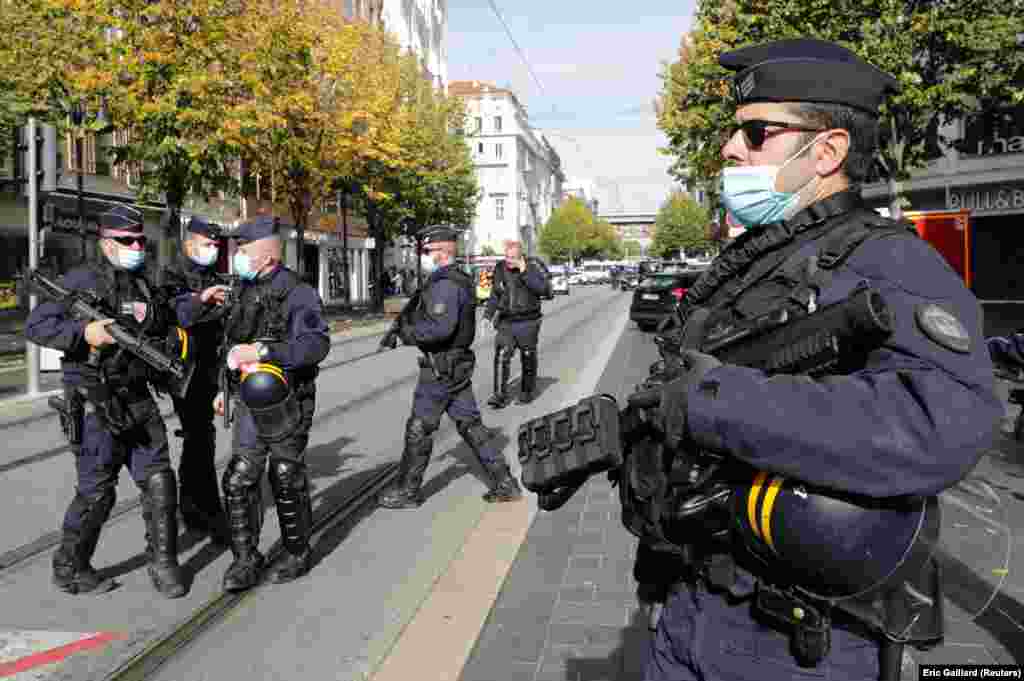 Në rrugët e Nicës janë shtuar forcat e sigurisë.