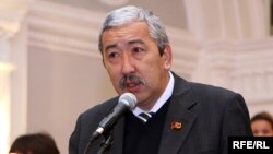 Кыргызстан коммунисттер партиясынын лидери Исхак Масалиев.