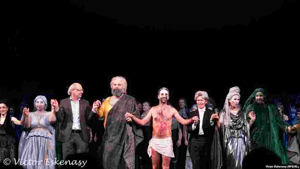 Standing ovations...