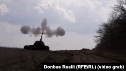 Артилеристи 117-ї ОВМБр ЗСУ виконують бойову задачу на британській САУ AS-90 на Покровському напрямку