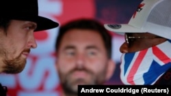 Олександр Усик здобув перший титул у суперважкій вазі