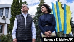 УКРАИНА - Американскиот јавен обвинител Мерик Гарланд и украинската главна обвинителка на Украина Ирина Венедиктова се сретнаа во Краковец, на границата со Украина со Полска, 21 јуни 2022 година