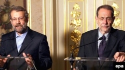 لاريجانی و سولانا آخرين بار دوم تيرماه سال گذشته در ليسبون، پايتخت پرتغال با يکديگر درباره برنامه هسته ای تهران ديدار و گفت وگو کردند.