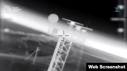 Ураження в Криму РЛС надводної обстановки. Скріншот кадру з відео ГУР МО України