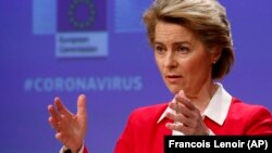 Президент Єврокомісії Урзула фон дер Лаєн розповідає про деталі стратегії ЄС в боротьбі з пандемією коронавірусу та економічних кроків ЄС для цього. Брюссель, 4 квітня 2020 року