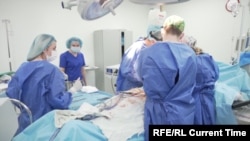 Операция по трансплантация на орган в украинска болница. Снимката е архивна.