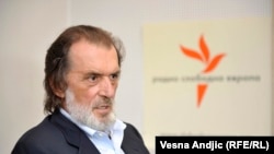 Neki snovi koji prevazilaze i gluposti Vojislava Šešelja o stvaranju Velike Srbije: Vuk Drašković