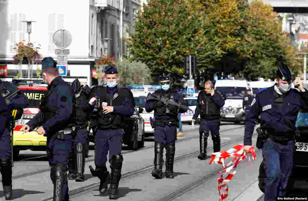 Prokurorët francezë kundër-terrorizmit kanë nisur hetimet për vrasje. 