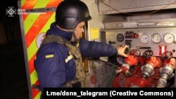 Рятувальники ліквідують наслідки російського удару по Кіровоградщині, 14 жовтня 2025 року