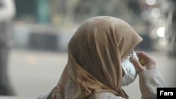 مقام های بهداشتی در استان های غربی ایران از مردم خواسته اند بدون ماسک از خانه خارج نشوند.