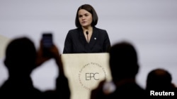 Світлана Тихановська під час виступу на саміті Європейської політичної спільноти в Копенгагені. Данія, 2 жовтня 2025 року