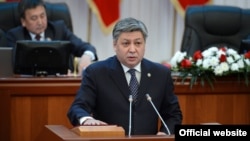 Эрлан Абдилдаев, сафири Қирғизистон дар Тоҷикистон