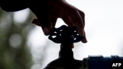 Първоначално ремонтът беше със срок два месеца. След протести на студенти и жители на кварталите той беше съкратен до 40 дни